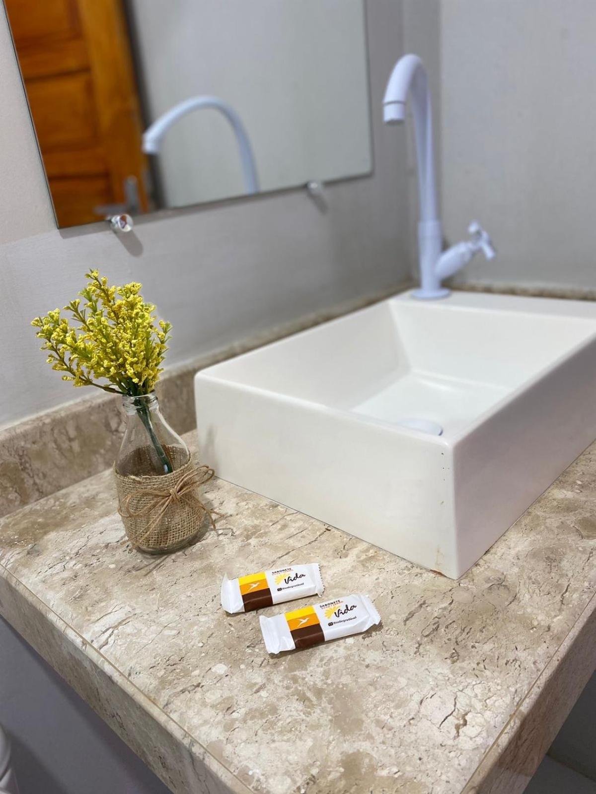 Jeri Vila Mini Hotel Жижока-ди-Жерикуакуара Экстерьер фото